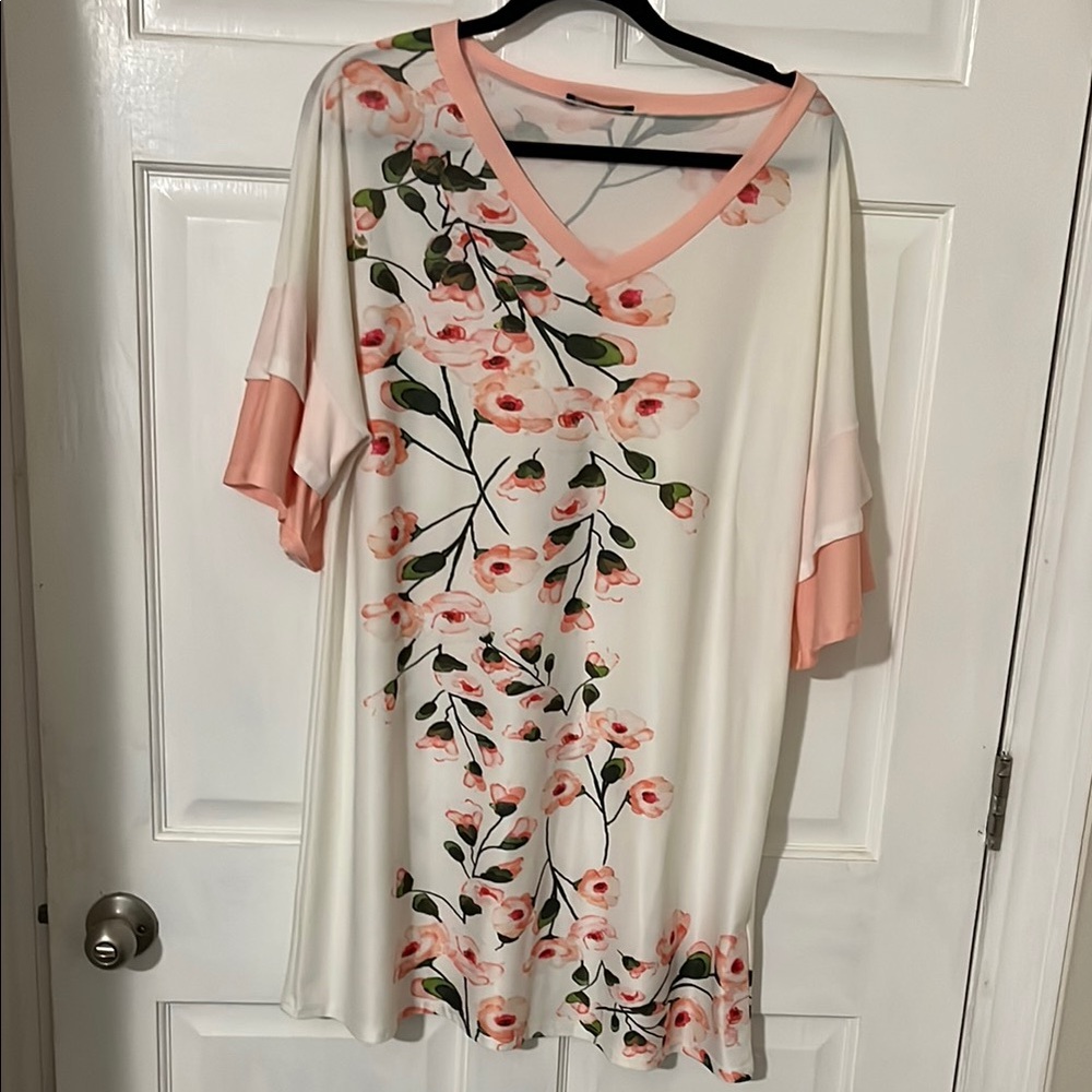 Floral V-Neck Tunic Top